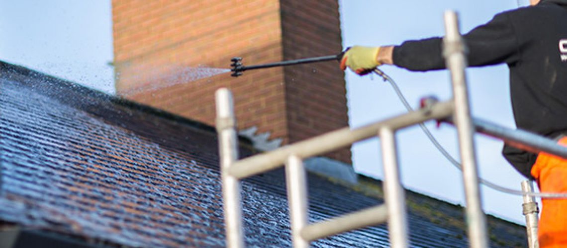 roof-cleaning-process-05